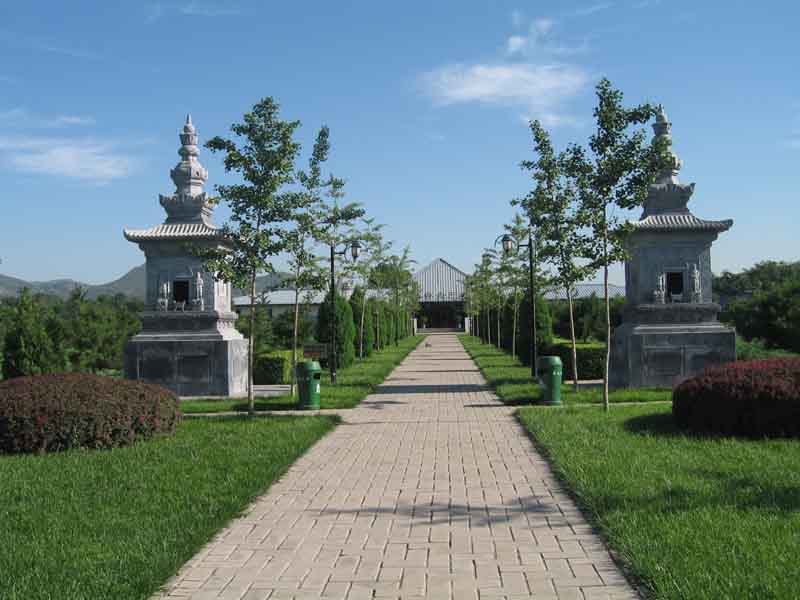 北京华夏陵园墓地价格要根据墓型来区分